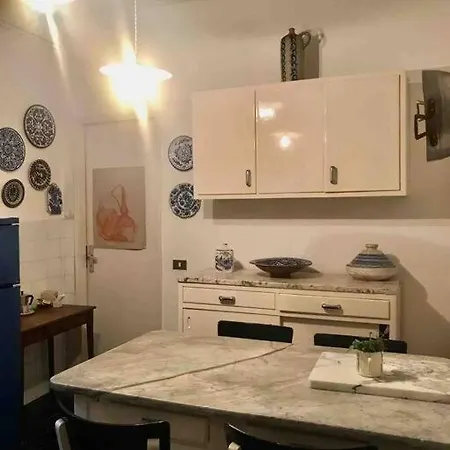 Lucio Fontana's Experience Apartment Comabbio