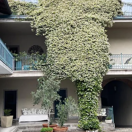 Lucio Fontana's Experience Apartment Comabbio